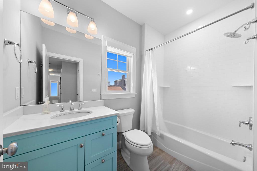 30 W HARDING AVENUE