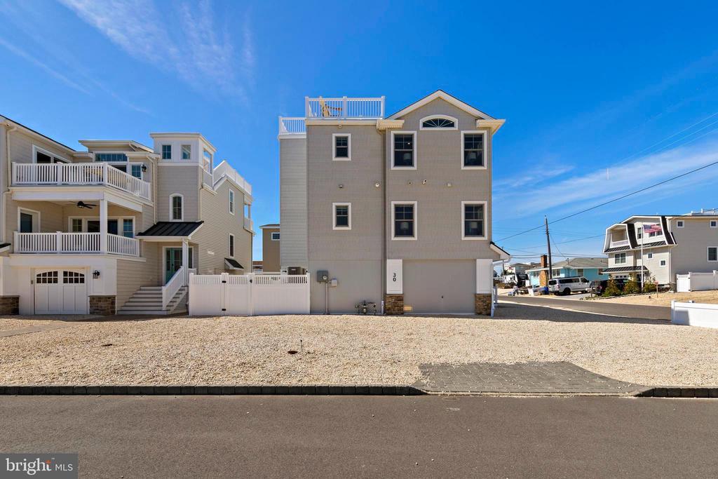 30 W HARDING AVENUE