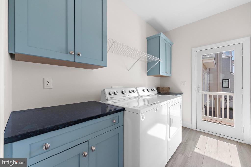 30 W HARDING AVENUE