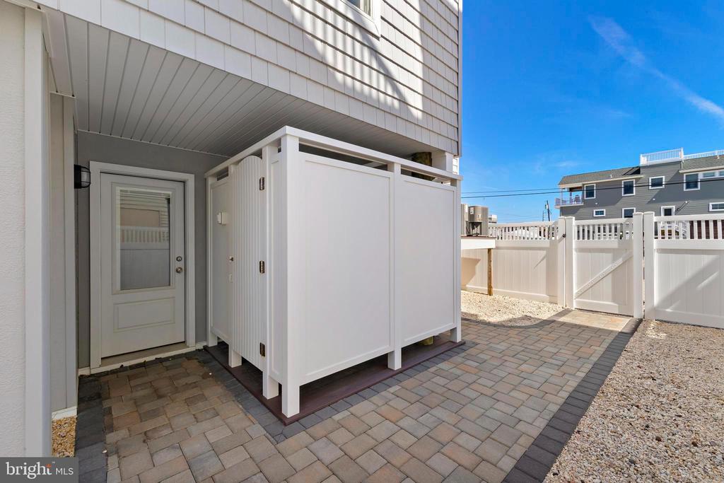 30 W HARDING AVENUE