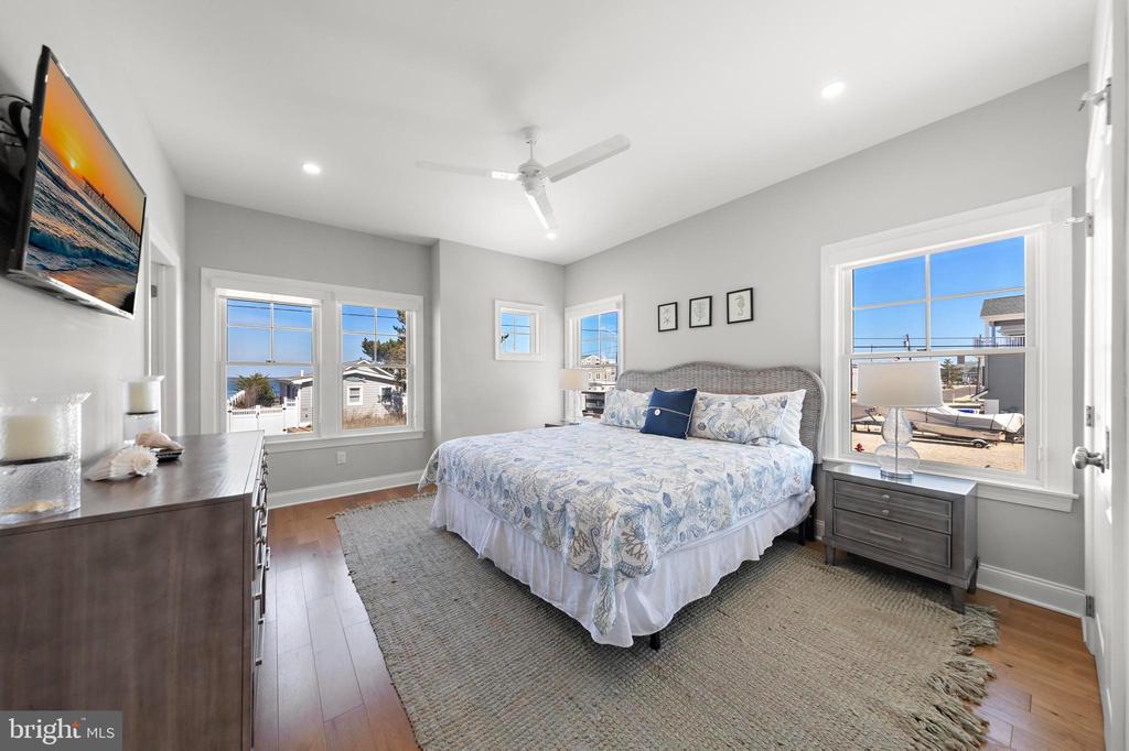 30 W HARDING AVENUE