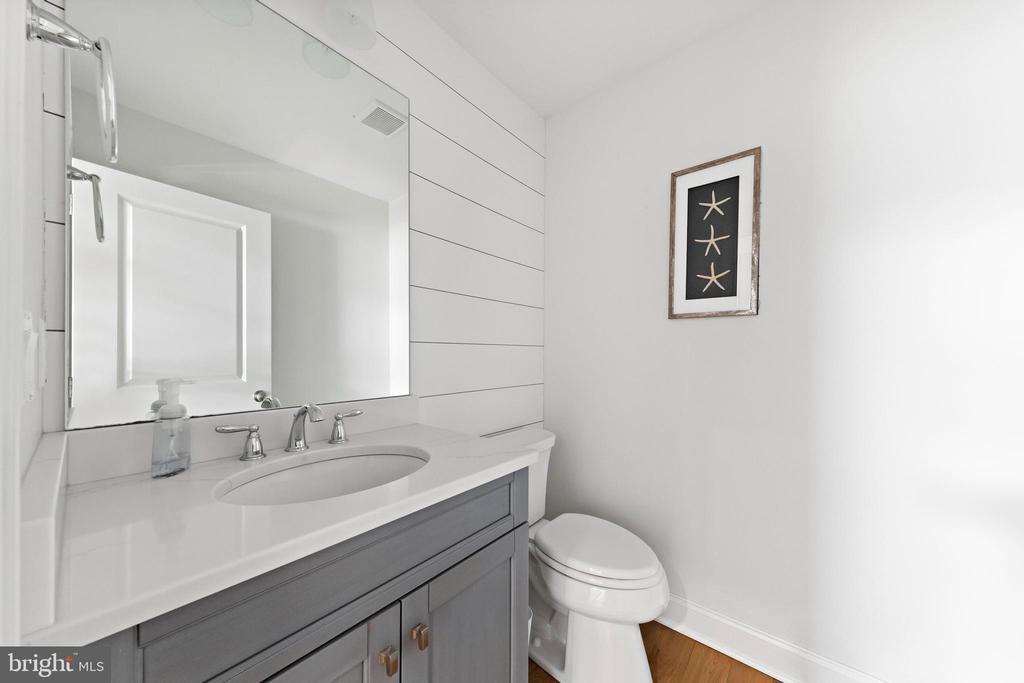 30 W HARDING AVENUE