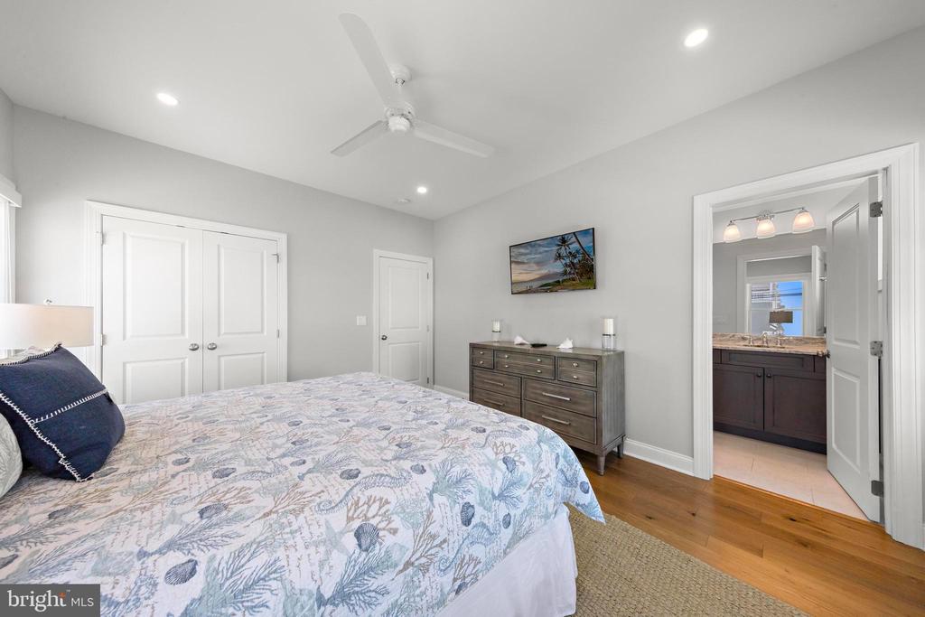 30 W HARDING AVENUE