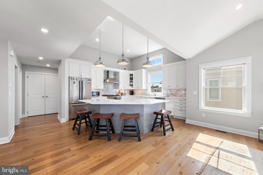 30 W HARDING AVENUE