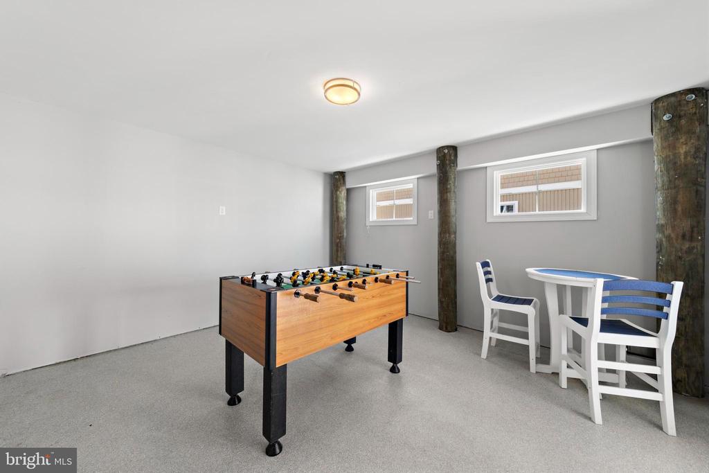 30 W HARDING AVENUE