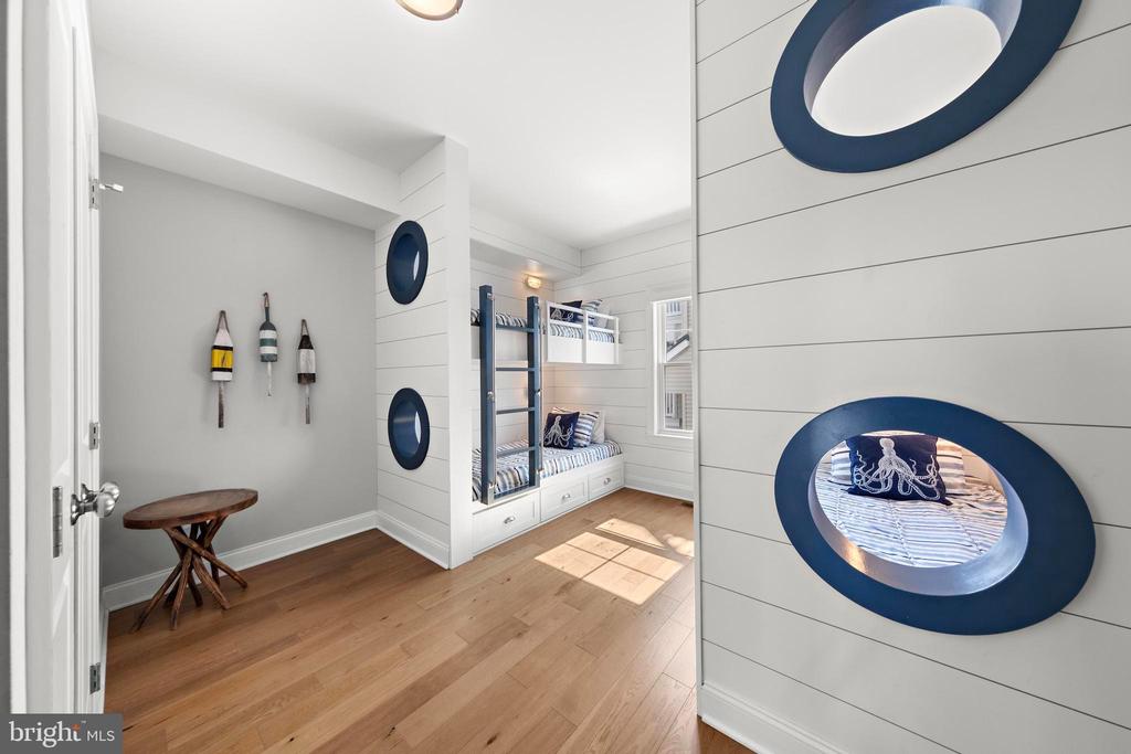 30 W HARDING AVENUE