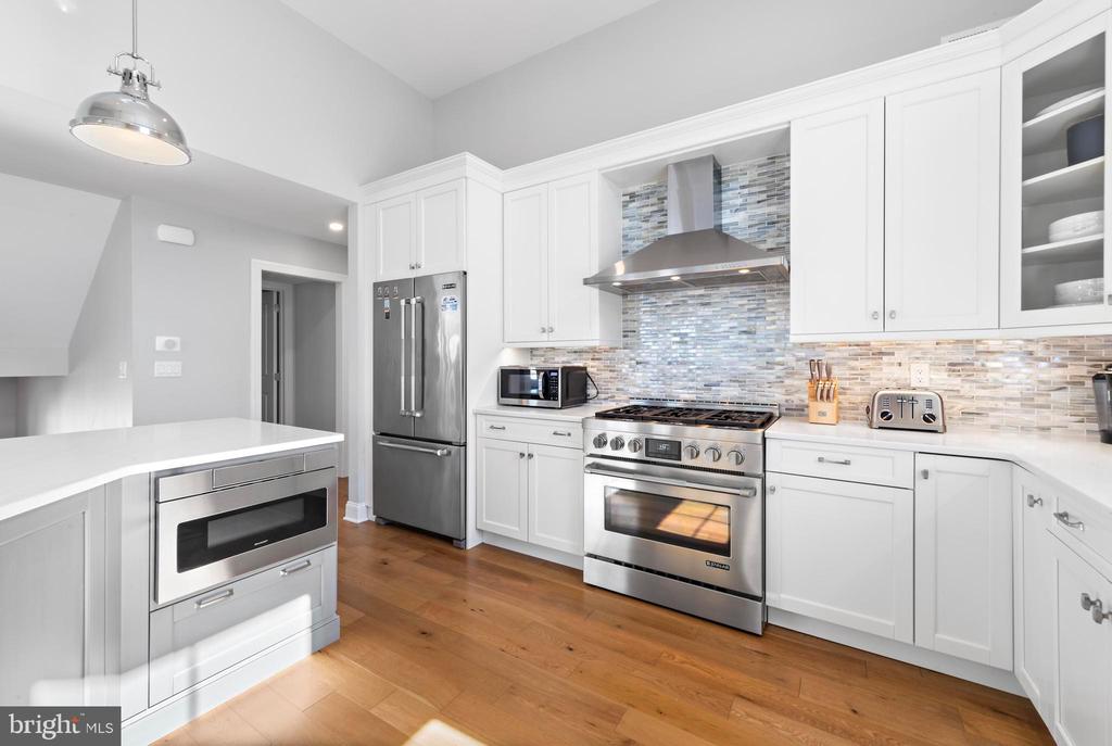 30 W HARDING AVENUE