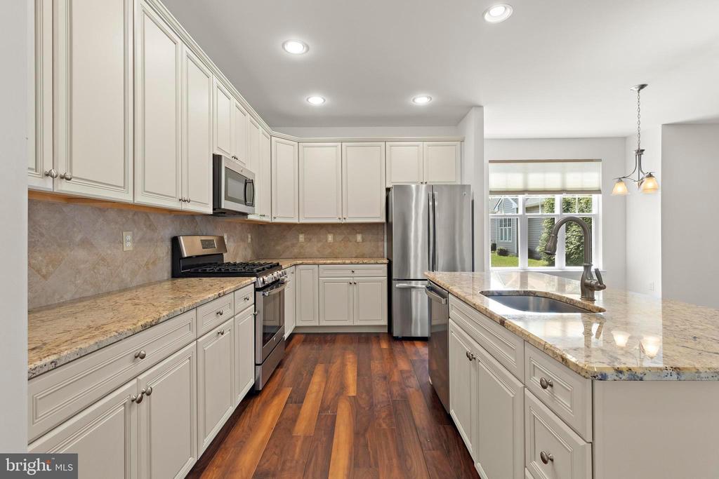 333 NEWPORT WAY