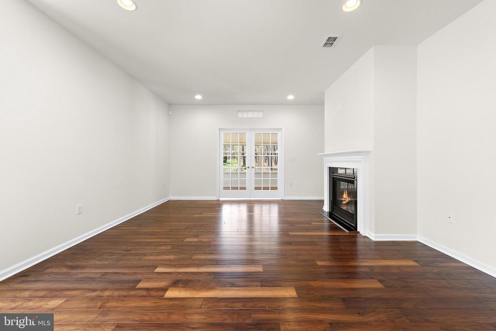 333 NEWPORT WAY