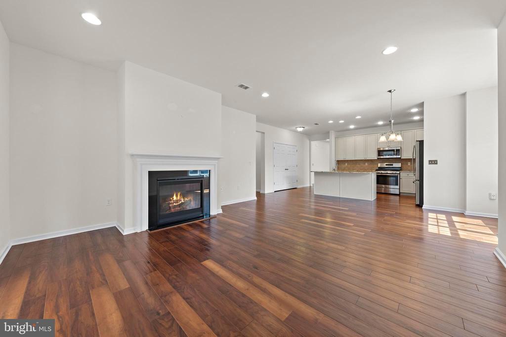 333 NEWPORT WAY