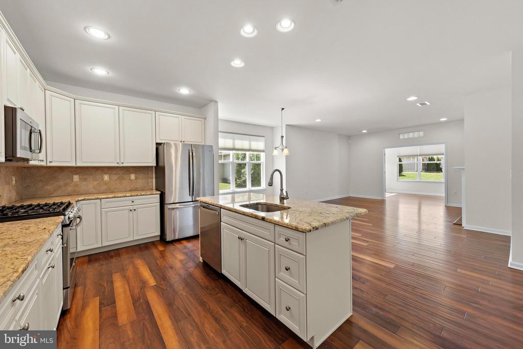 333 NEWPORT WAY