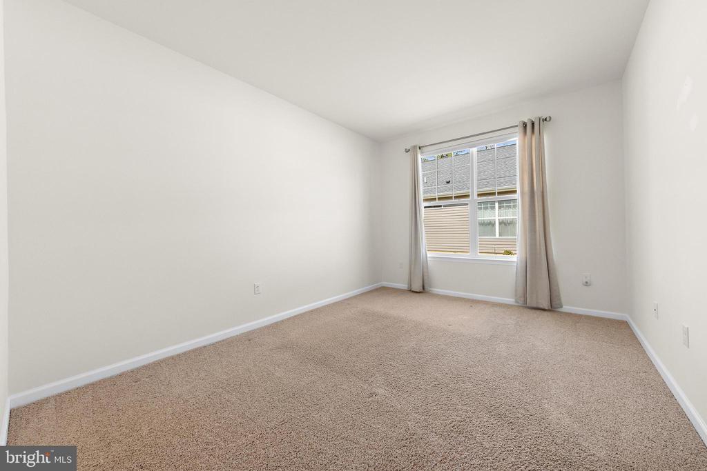 333 NEWPORT WAY
