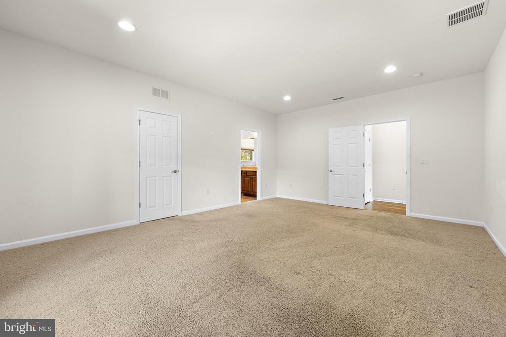 333 NEWPORT WAY