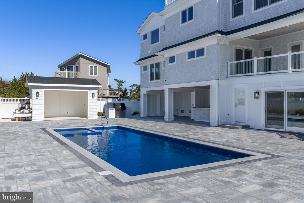 129-C LONG BEACH BOULEVARD