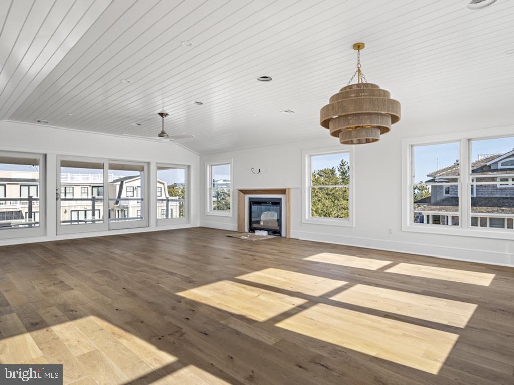 129-C LONG BEACH BOULEVARD