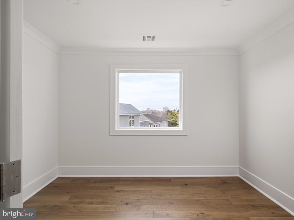 129-C LONG BEACH BOULEVARD