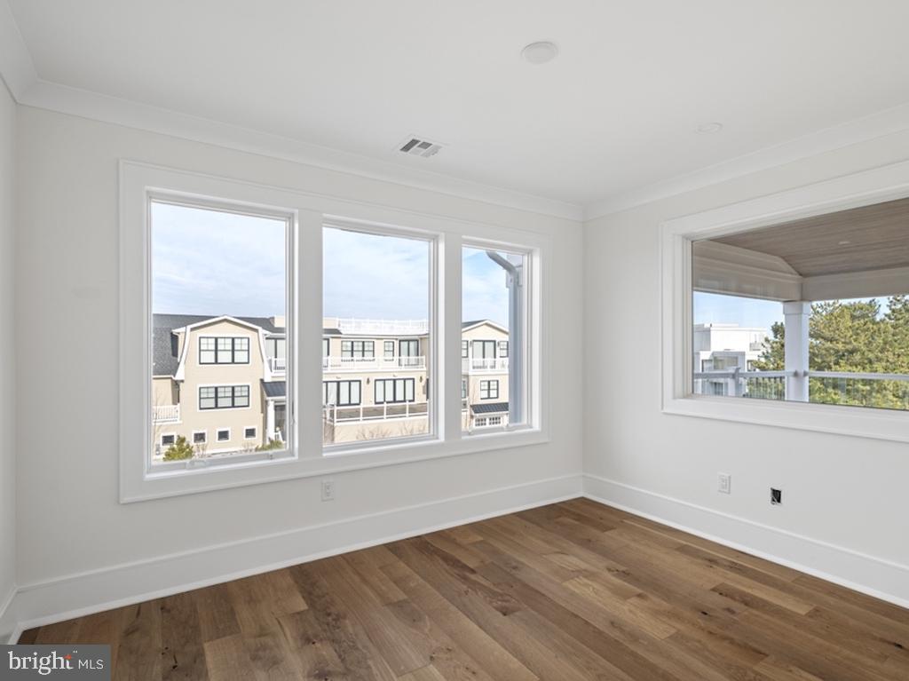 129-C LONG BEACH BOULEVARD