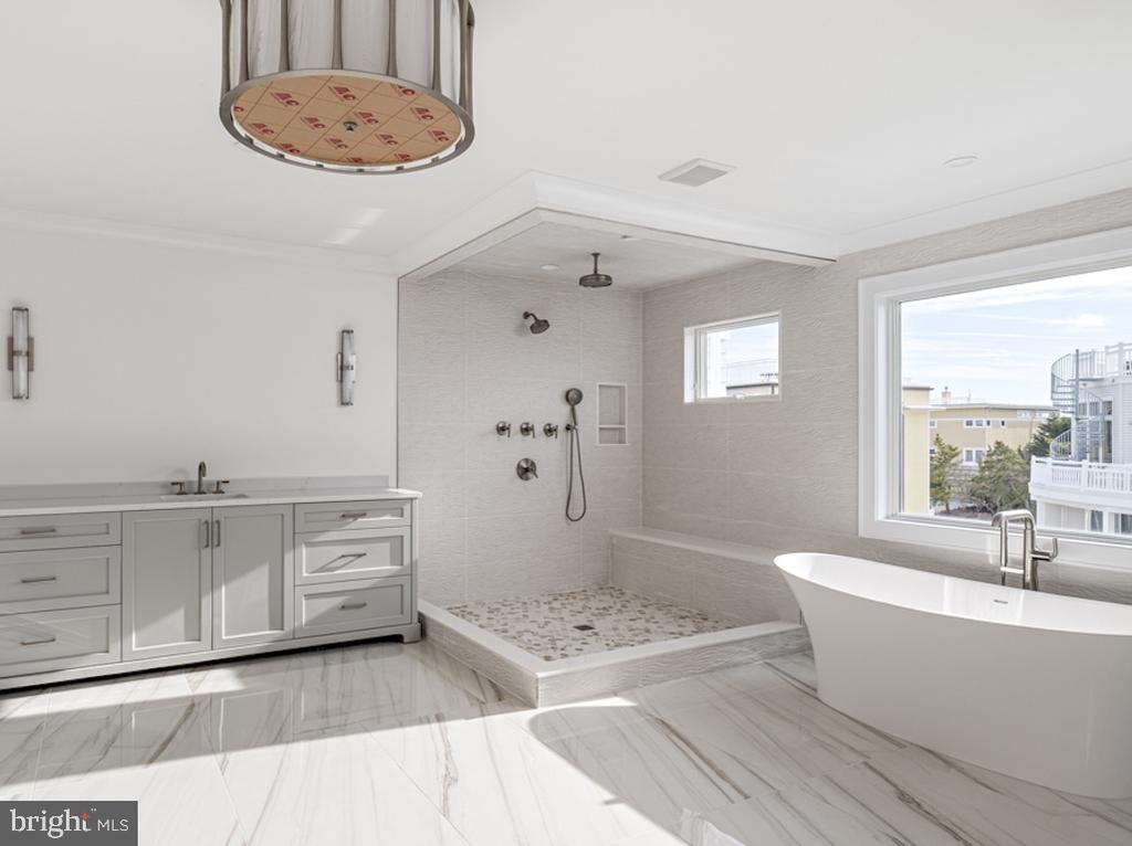 129-C LONG BEACH BOULEVARD