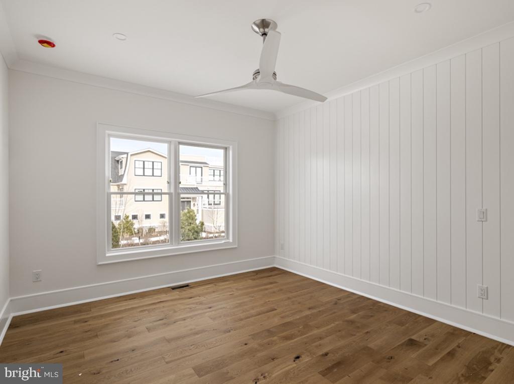 129-C LONG BEACH BOULEVARD