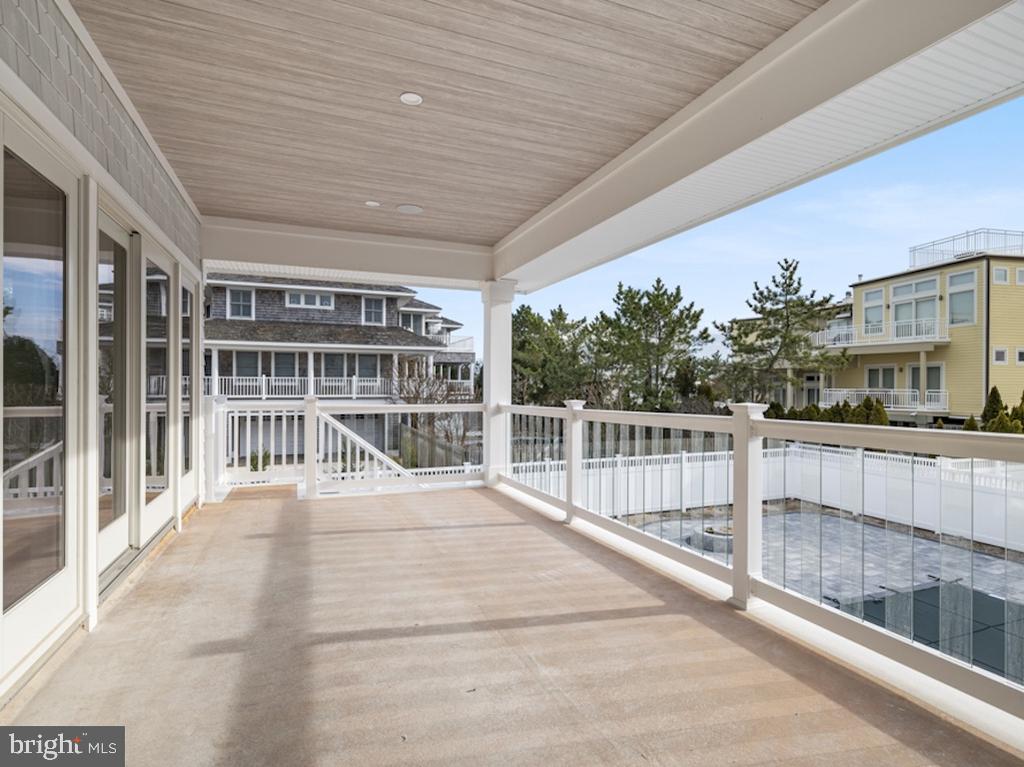 129-C LONG BEACH BOULEVARD
