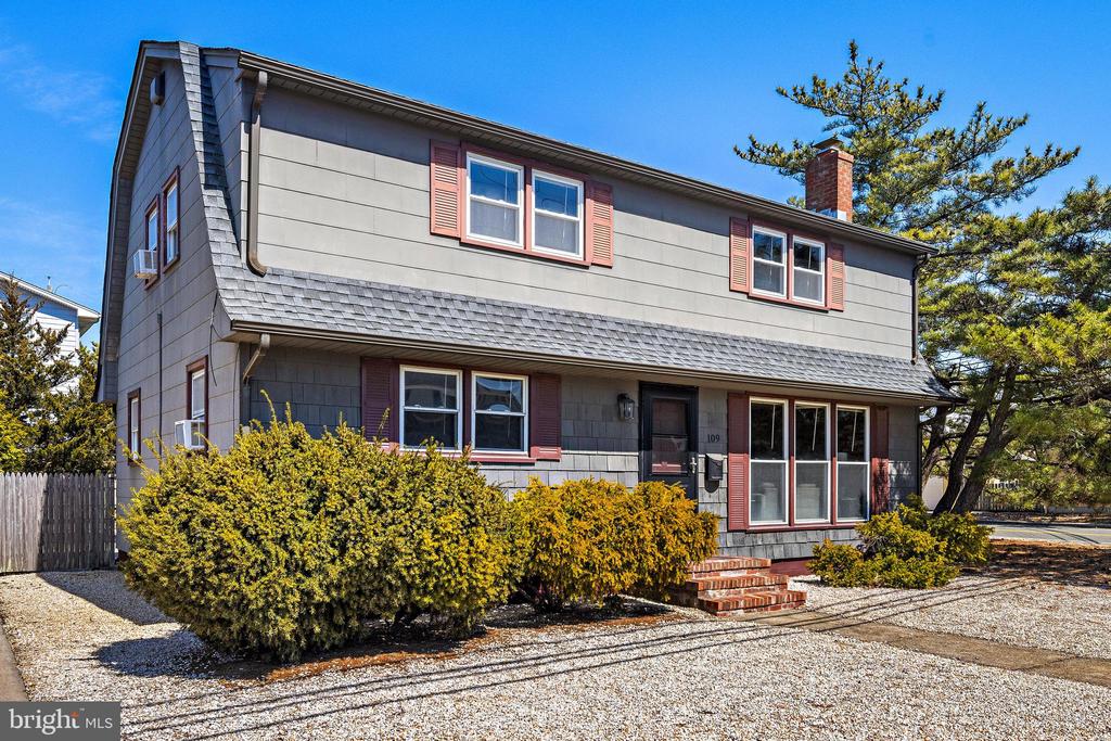 109 E MAC EVOY LANE
