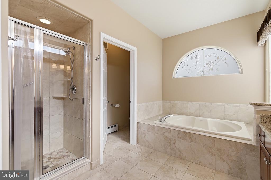 4 SWAN LAKE COURT