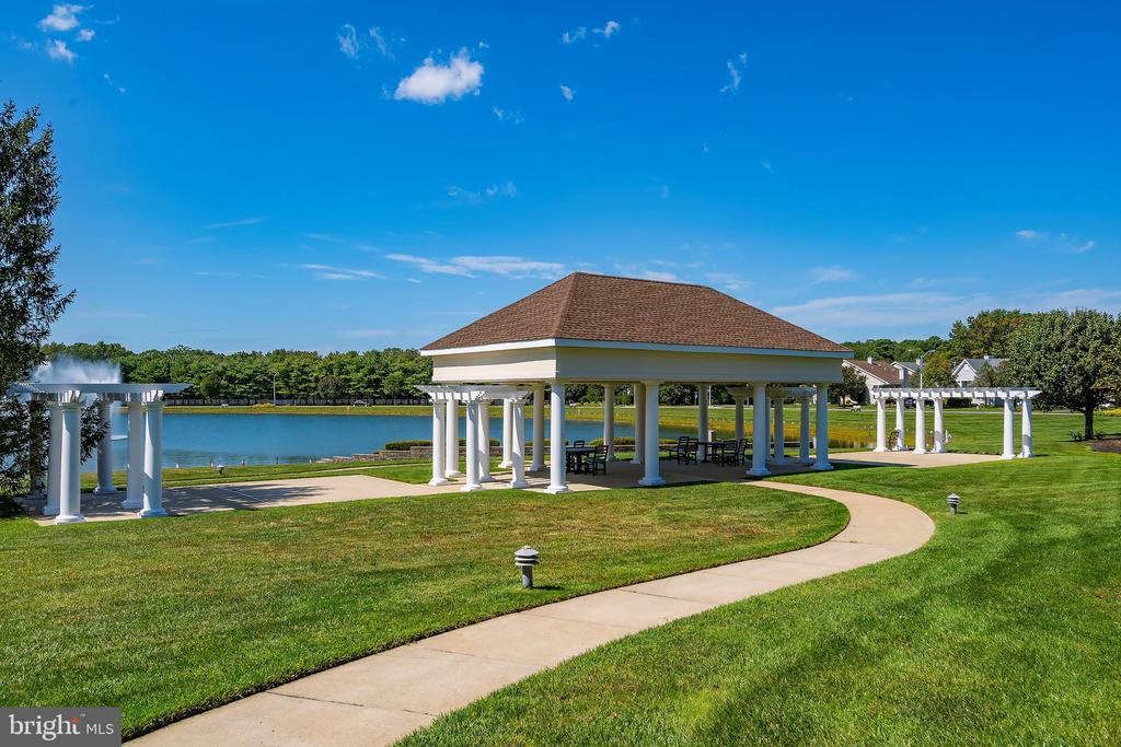 4 SWAN LAKE COURT