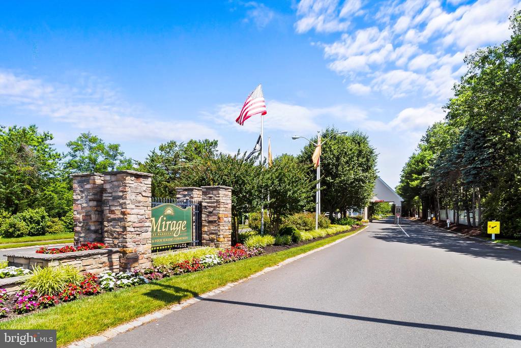 4 SWAN LAKE COURT