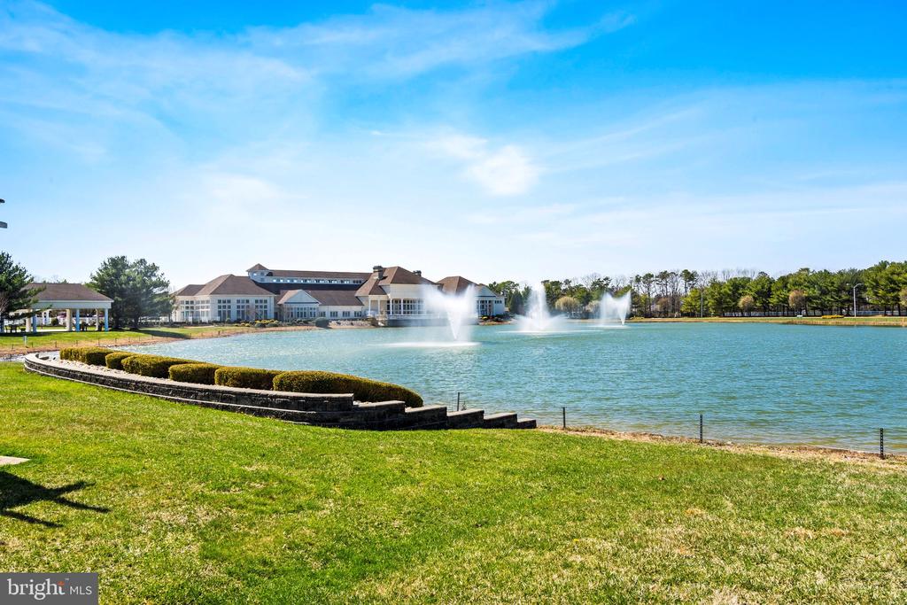 4 SWAN LAKE COURT