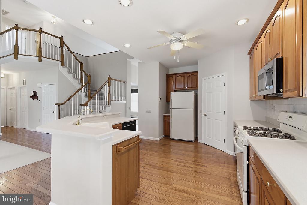 4 SWAN LAKE COURT