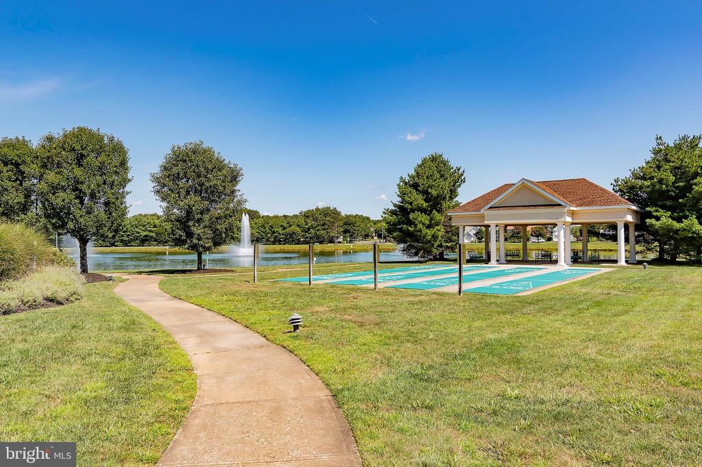 4 SWAN LAKE COURT