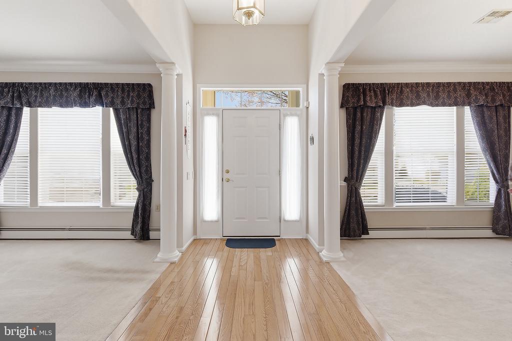4 SWAN LAKE COURT
