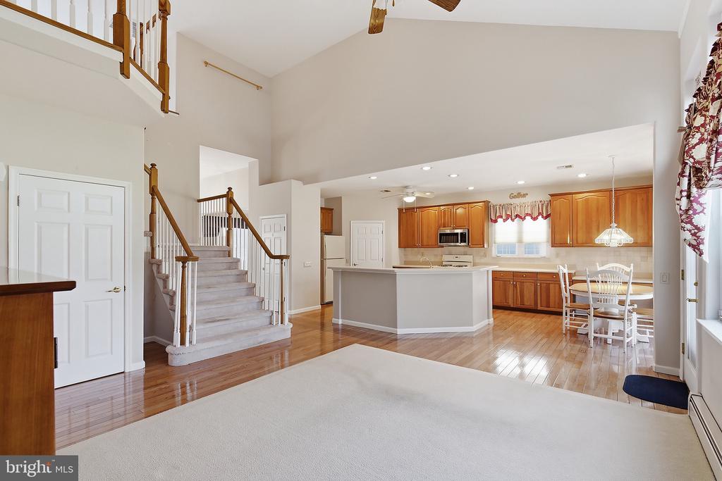 4 SWAN LAKE COURT