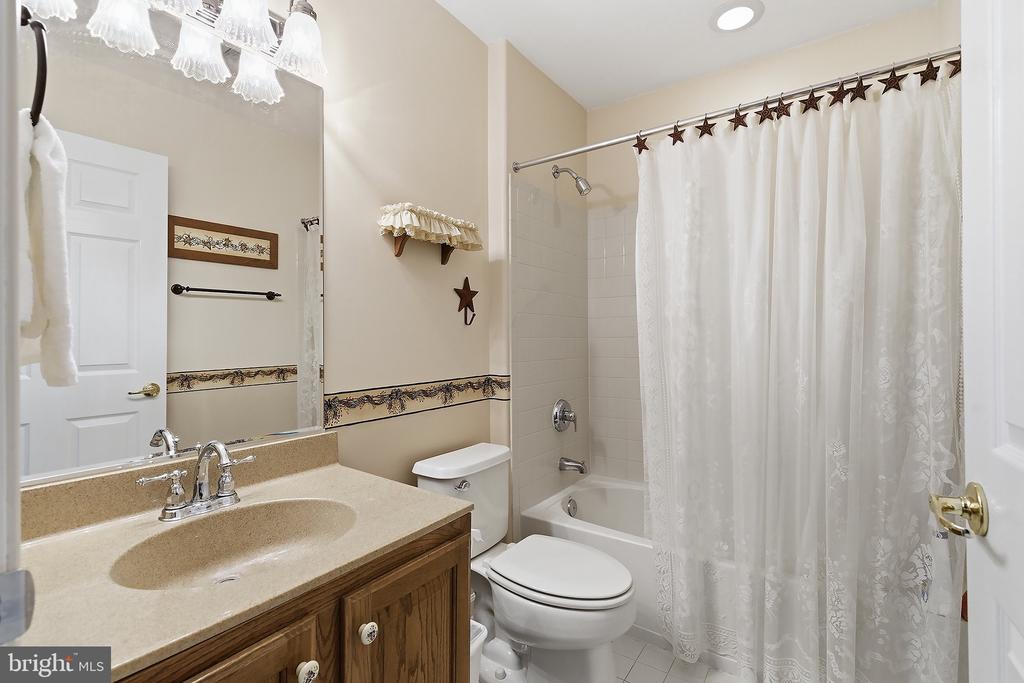 4 SWAN LAKE COURT