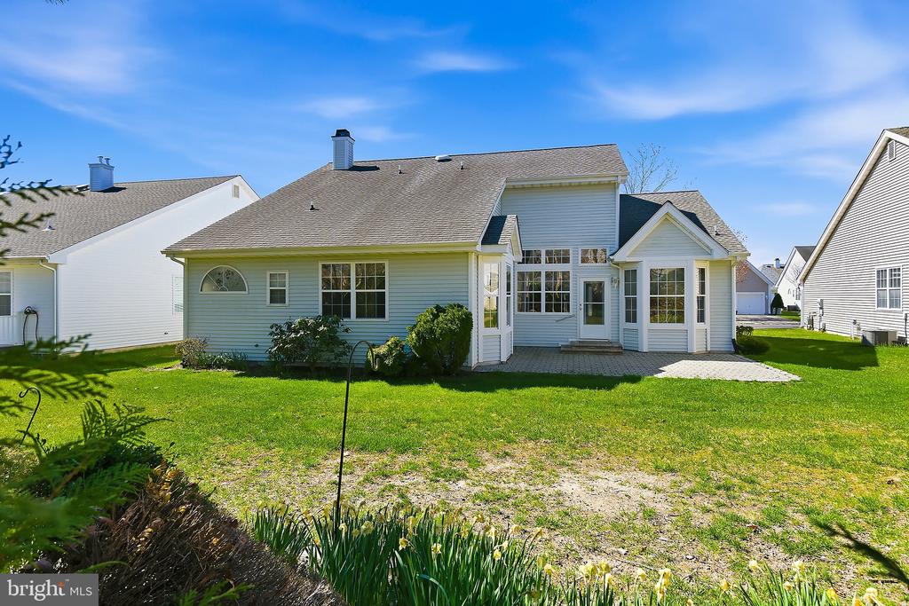 4 SWAN LAKE COURT