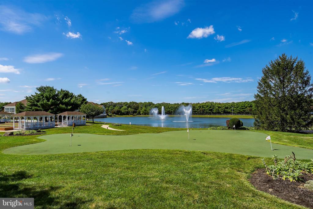 4 SWAN LAKE COURT