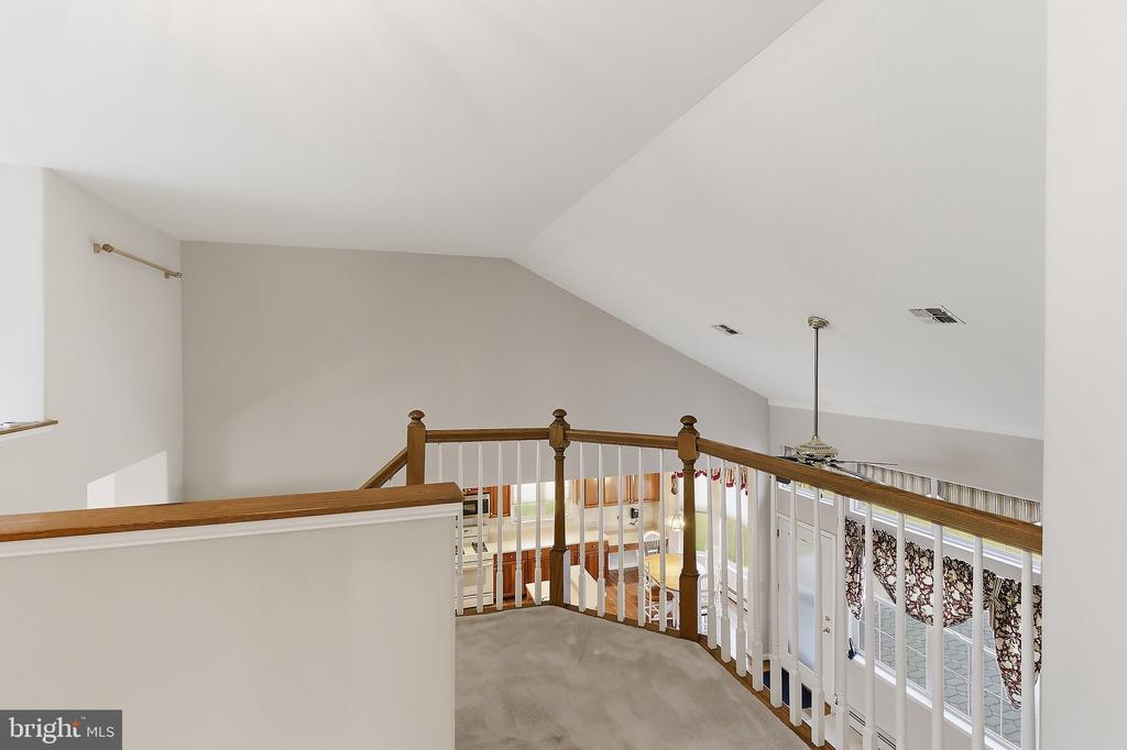 4 SWAN LAKE COURT