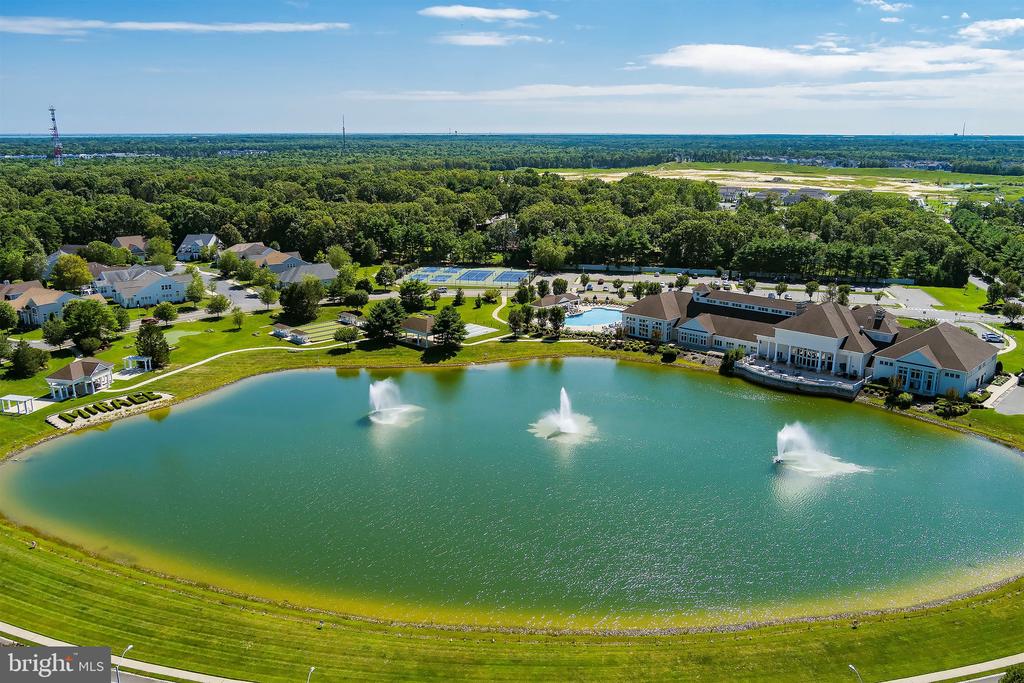 4 SWAN LAKE COURT