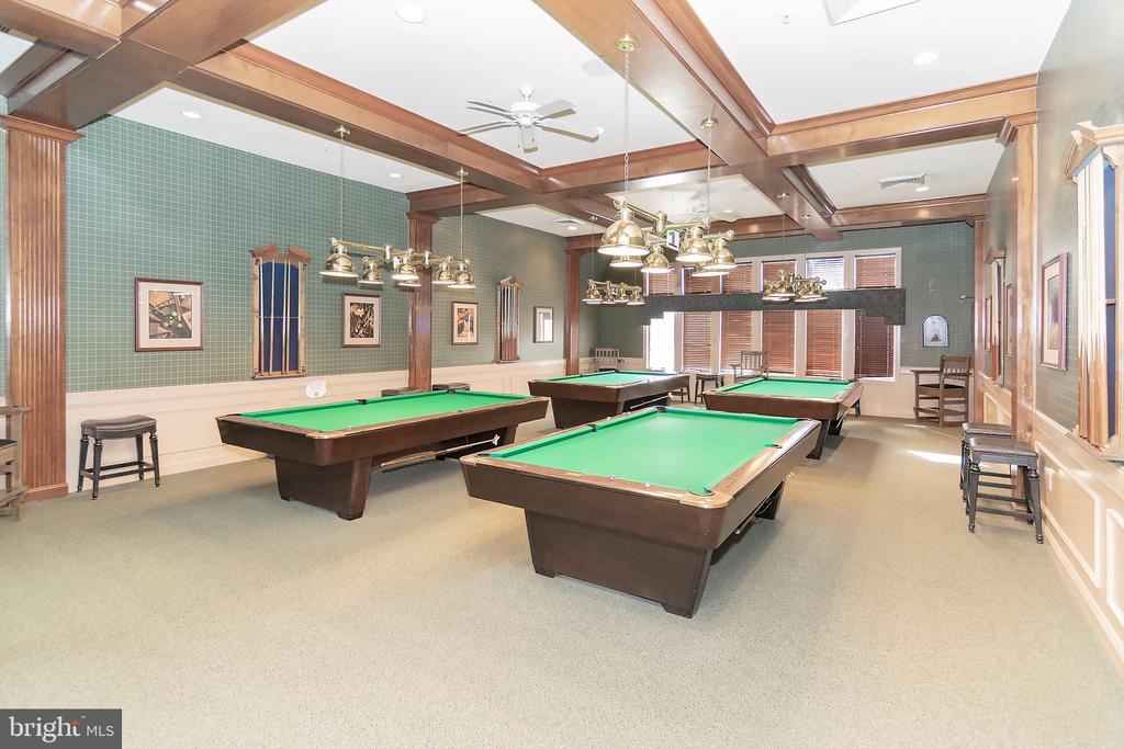 4 SWAN LAKE COURT