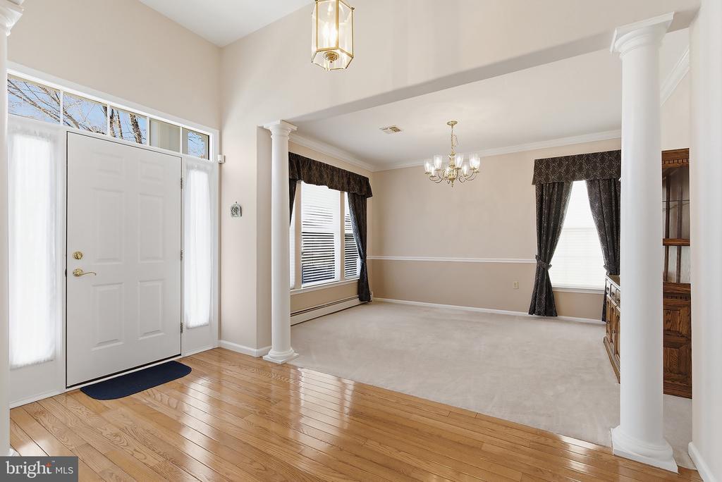 4 SWAN LAKE COURT