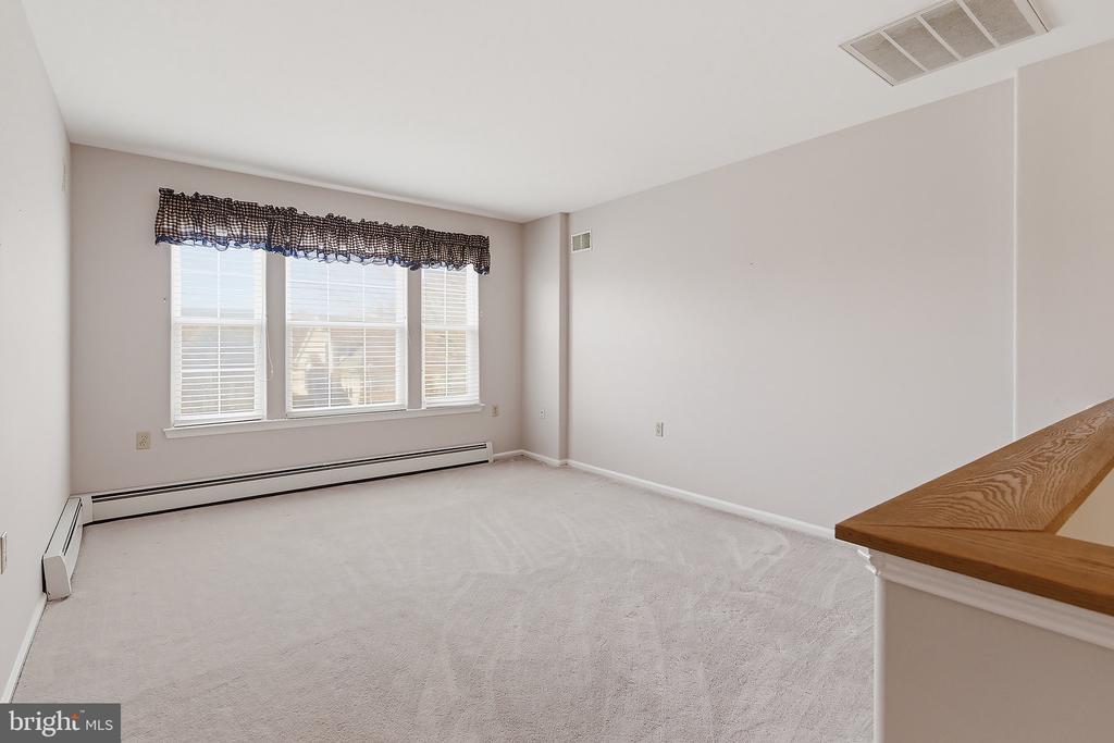 4 SWAN LAKE COURT