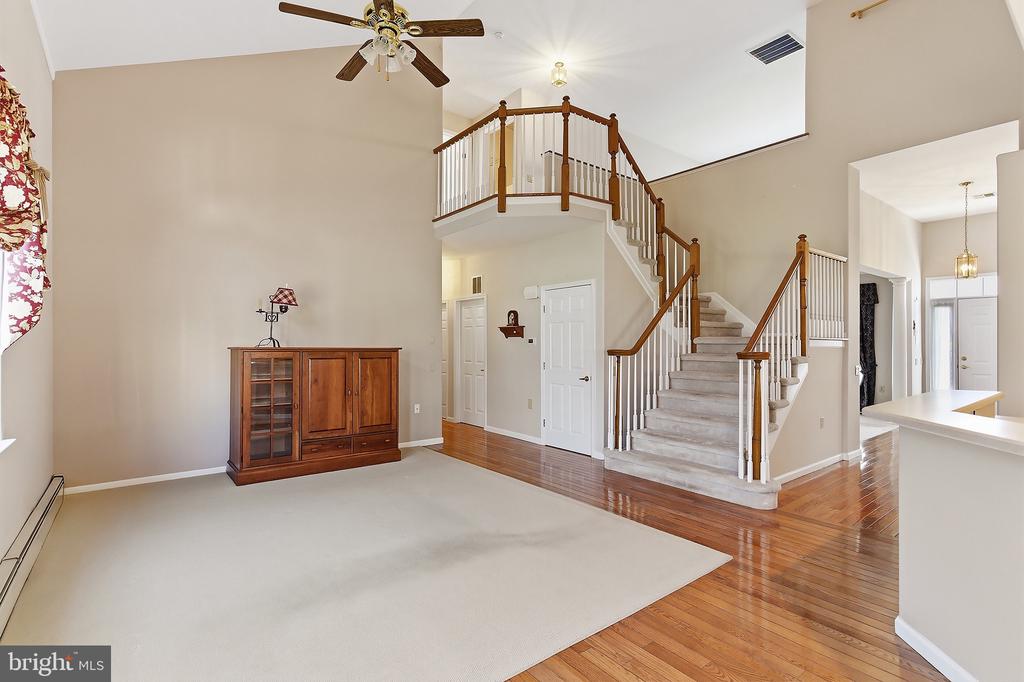 4 SWAN LAKE COURT