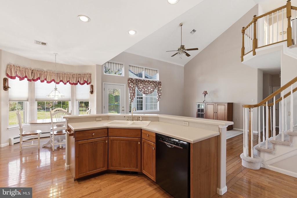 4 SWAN LAKE COURT