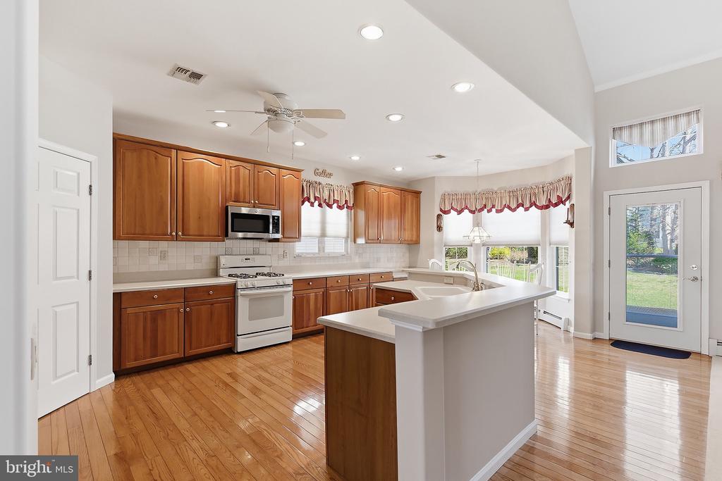 4 SWAN LAKE COURT