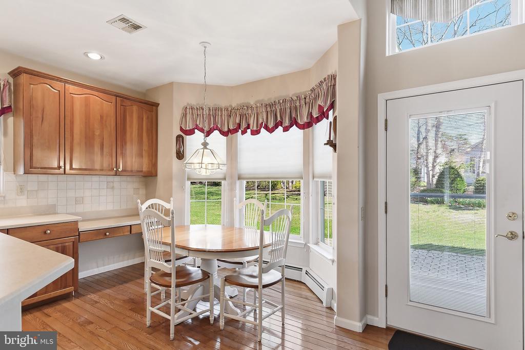 4 SWAN LAKE COURT