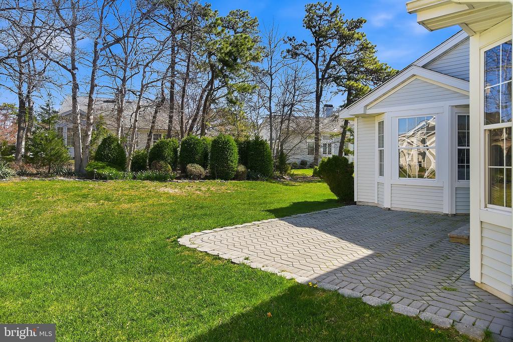 4 SWAN LAKE COURT