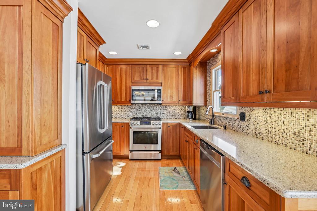 42 W CAPE COD LANE