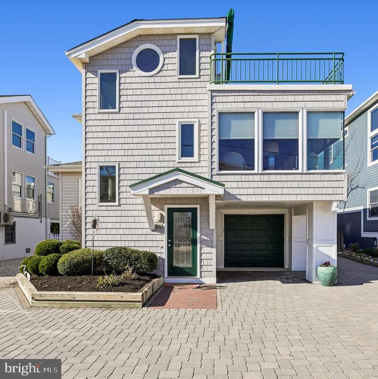 42 W CAPE COD LANE