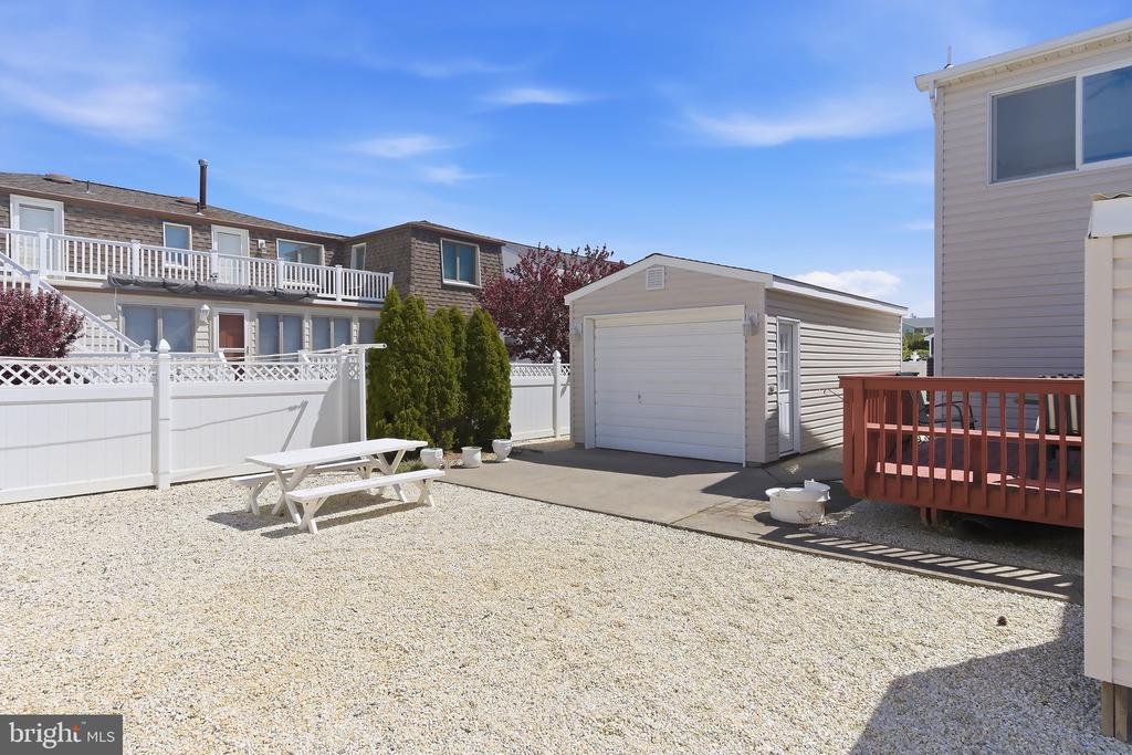 17 W RAMAPO LANE