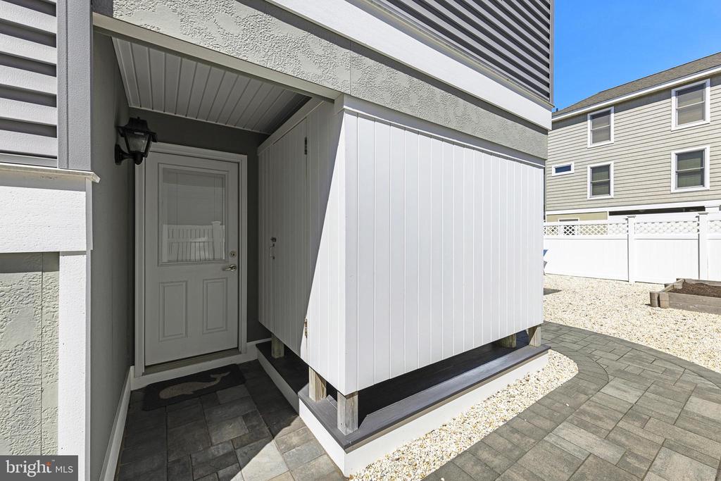 103 E MARINE LANE